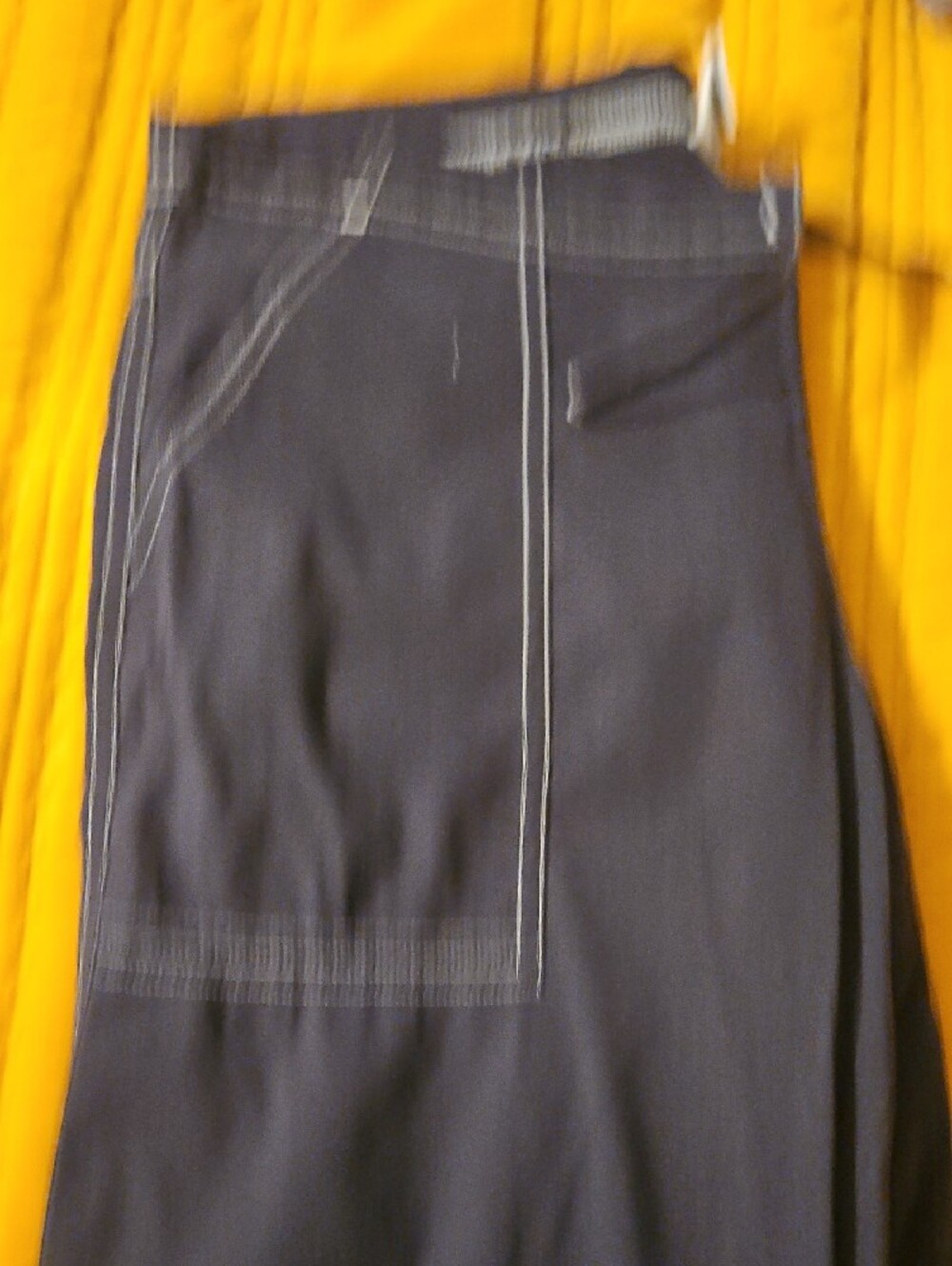 Prana Navy Cropped Pants with White Contrast Stitching - Picture 6 of 7